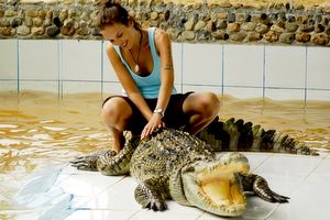 Andrea Lehotska travel pic with crocodile